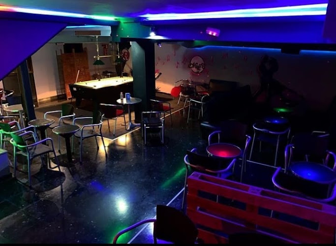 Disco Pub Karaoke Oasis en Barcelona